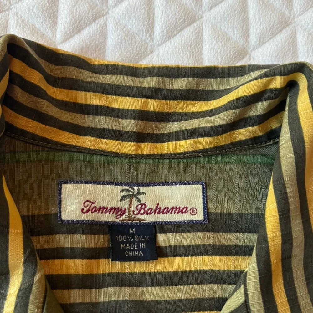 Tommy Bahama 100% Silk Men’s Shirt Sz M Striped Short Sleeve Crab Jacquard Print - Picture 2 of 14